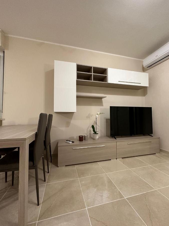 Desenzanino Apartment Twelve Desenzano del Garda Exterior photo